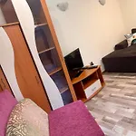Green Central Apartment Lägenhet