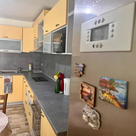 Green Central Apartment Апартамент Варна