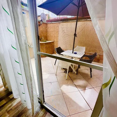Green Central Apartment דירה