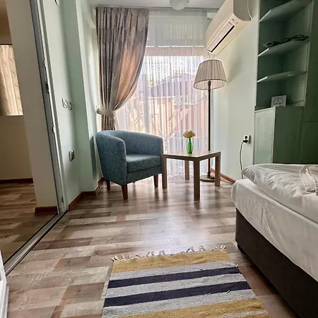 Green Central Apartment וארנה