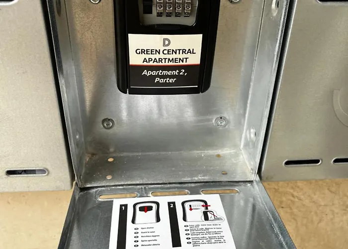 Green Central Apartment アパート